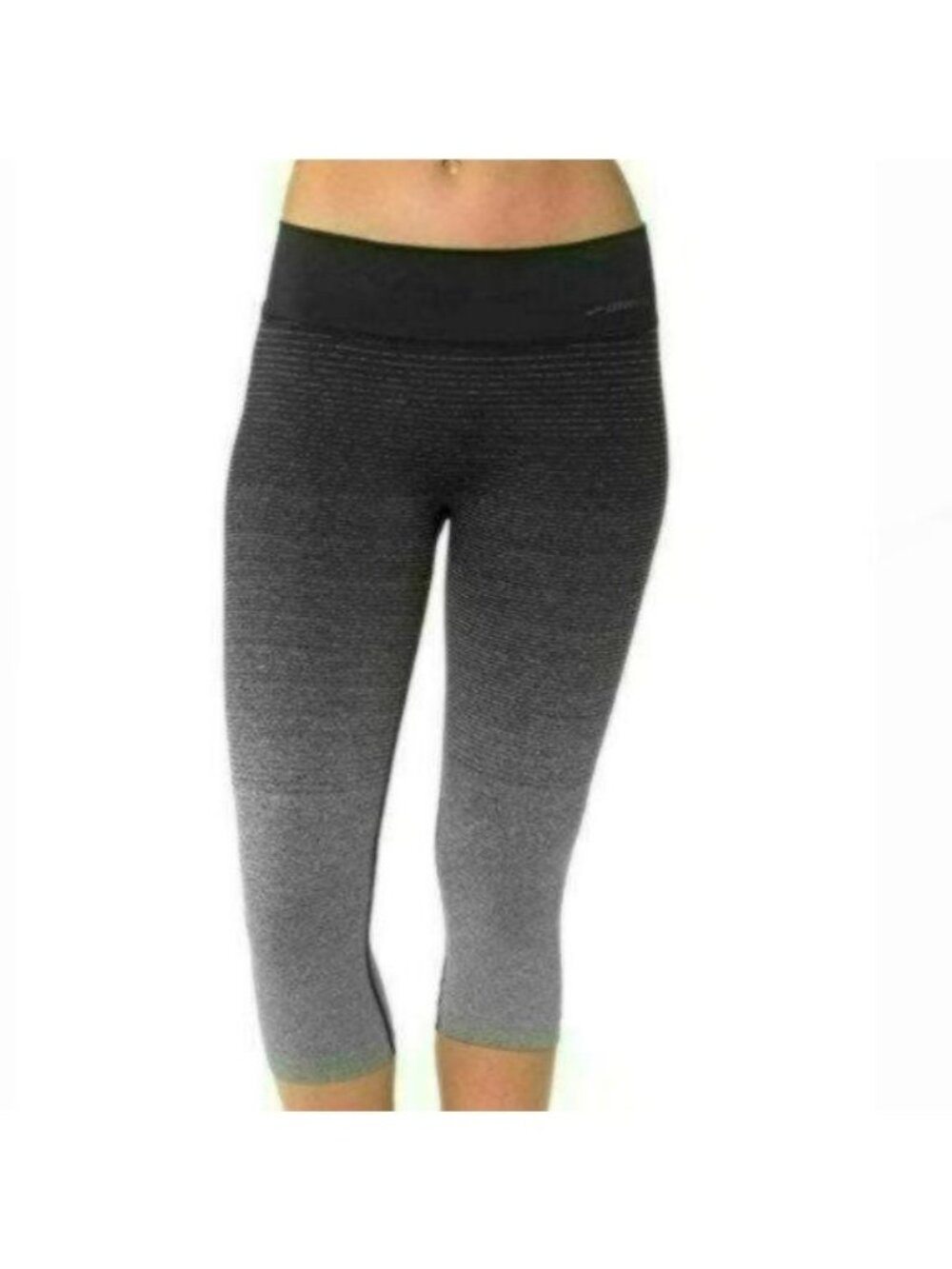 Brooks Streaker Women's Small Black Gray Tight Fit Capri Athletic Leggings